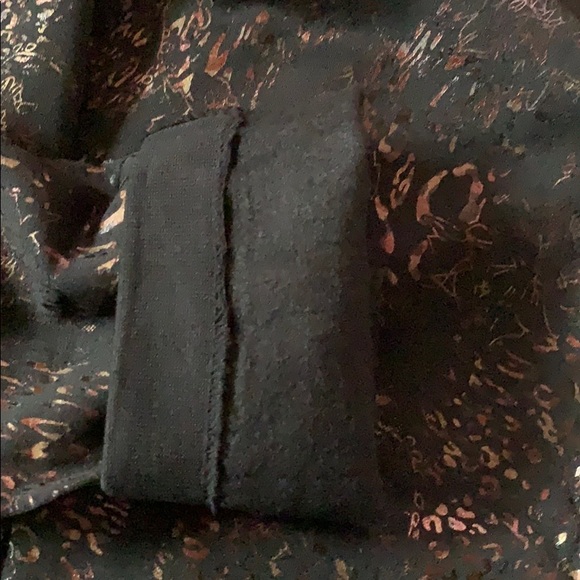 🎉HP🎉BLACK/GOLD METALLIC CHEETAH PRINT LEGGINGS - Picture 6 of 8